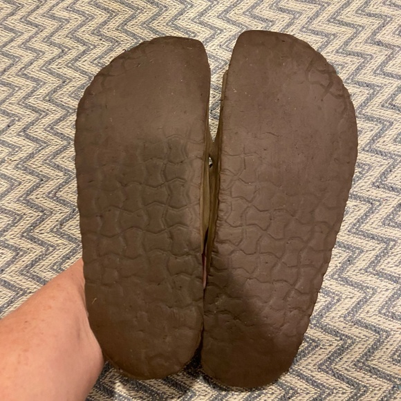 CUSHIONAIRE Lane Tan Double Buckle Cork Footbed Sandals – Size 10 - Picture 8 of 9